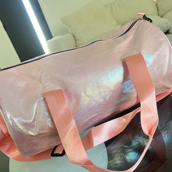 NWT! Sparkly Light Pink Duffel Bag - Picture 1 of 4